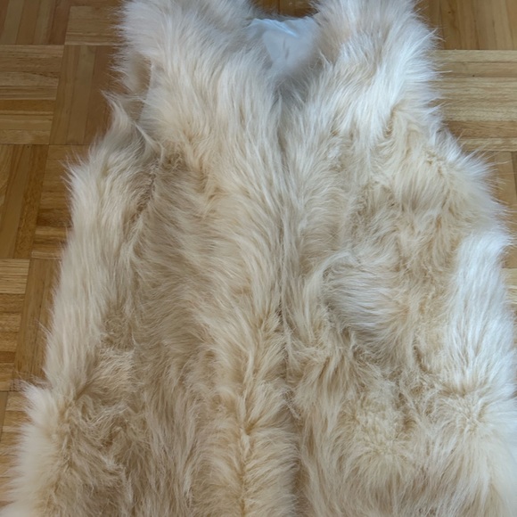 Fur vest - Picture 1 of 3